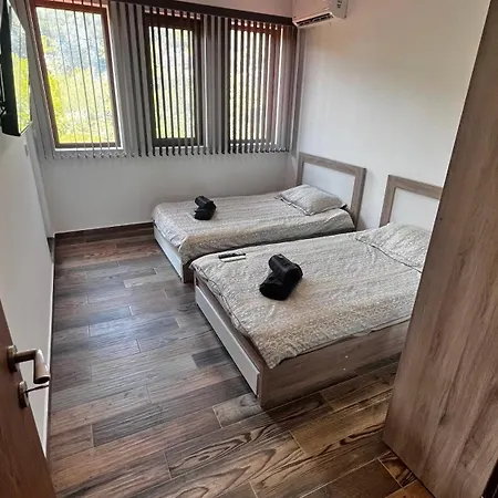 Belle's Luxe 巴尔奇克