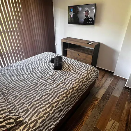 Belle's Luxe بالشيك