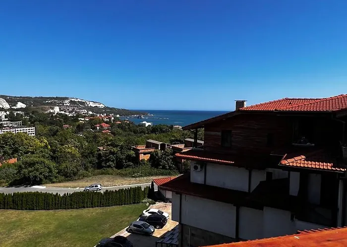 Belle's Luxe Appartement Balchik